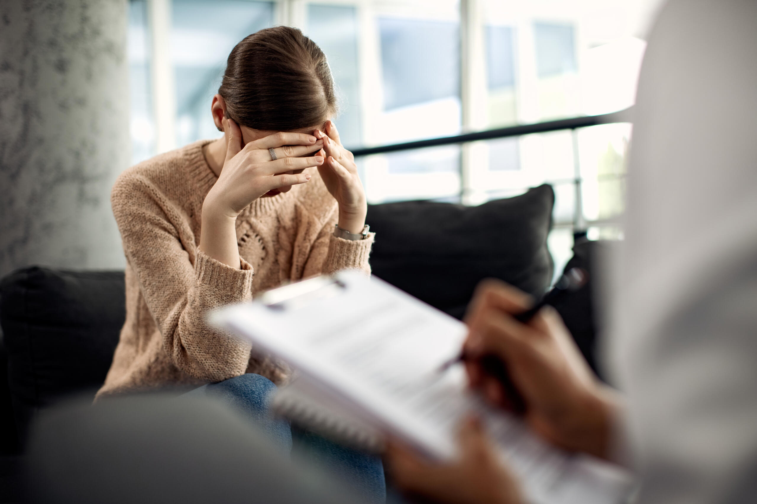 Depresyona giren kadın terapiye gidiyor
